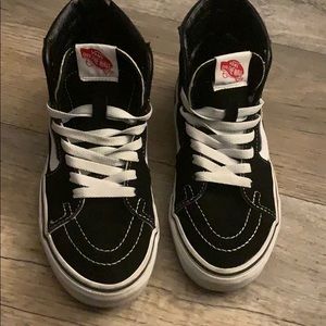 Sk8 Hi Black and white vans